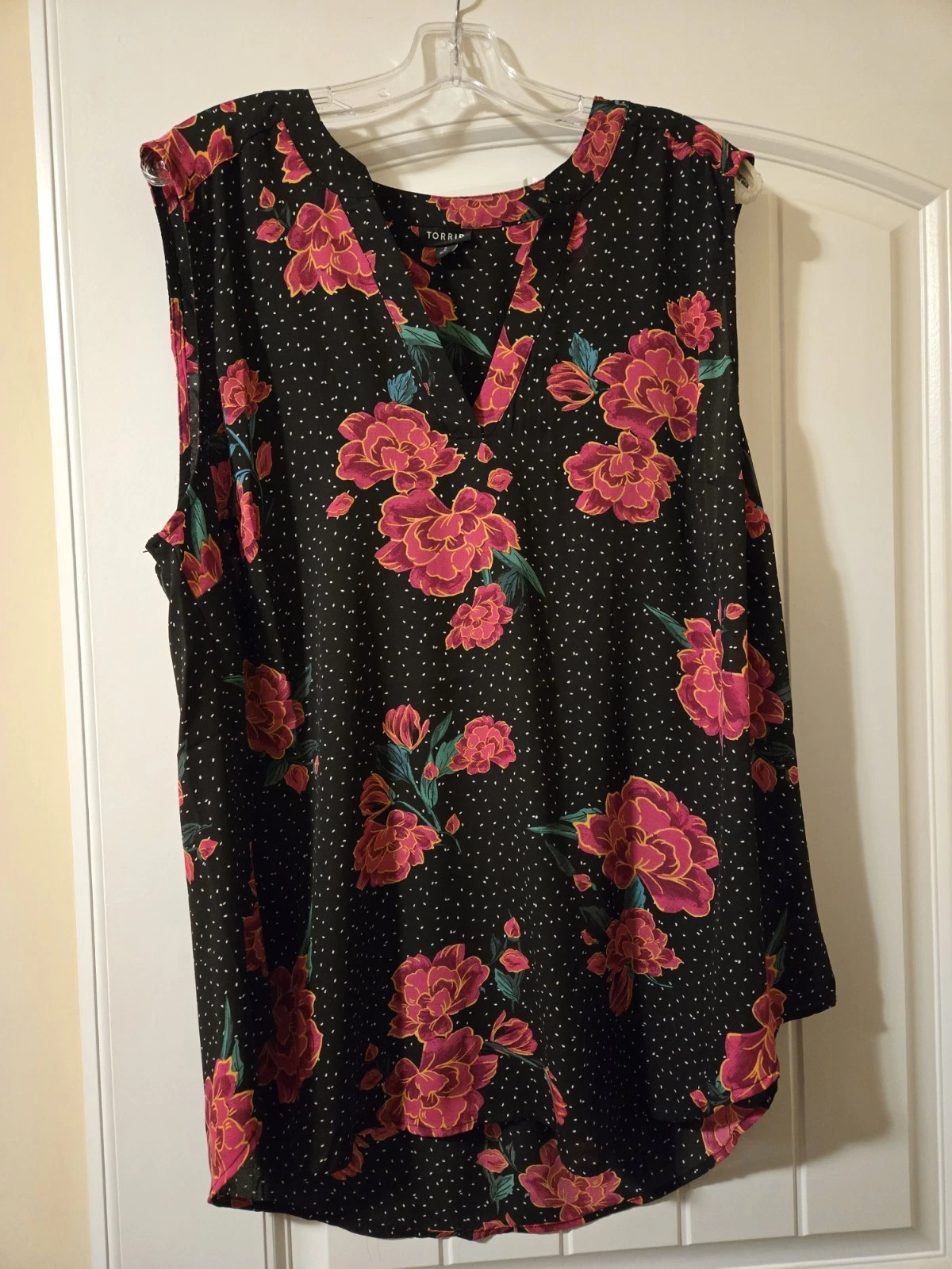 Torrid Georgette Size 2  2X Pink Rose Floral Polka Dot V- Neck Tunic Tank image 1