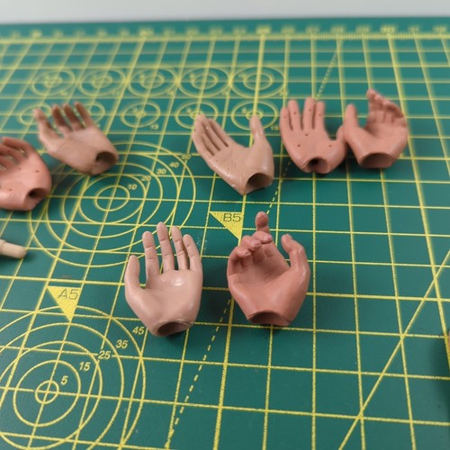 1/6 Scale Spare Hands Bundle Action Figures - Picture 11 of 20