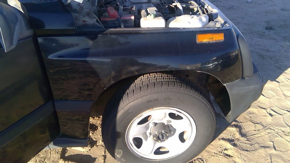 Guardabarros delantero derecho Geo Tracker 1989-1998 pasajero OEM negro 5860060811 Foto 2 de 4