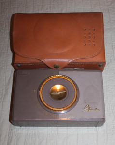 Vintage Sylvania SKYLARK Tube Radio Model no. 454 with case MCM AS-IS