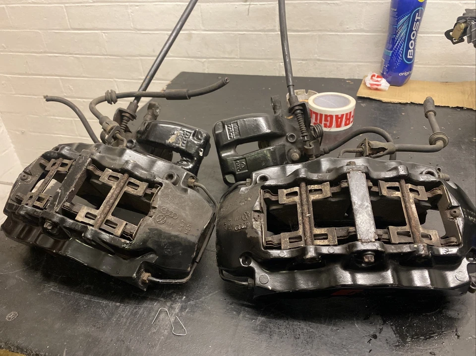 Pinzas de freno delanteras audi rs4 b7 Brembo 8 ollas pinzas de freno delanteras Foto 3 de 4