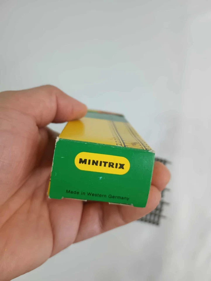 Vintage West Germany Trix Minitrix N gauge Lot of 10 Curved Track R4 15° No 4927 - Image 3 of 4