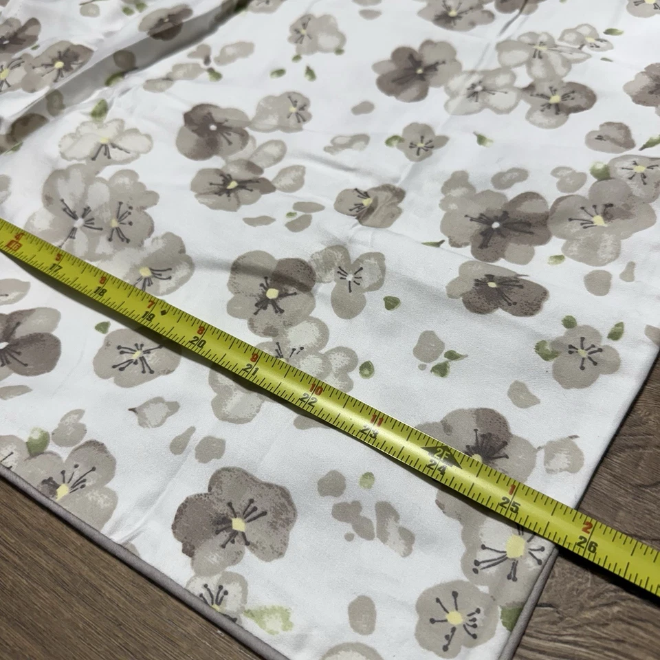 Almohada europea Barbara Barry Euphoria Bloom Sham Off White Beige 26 X 26 Foto 3 de 4