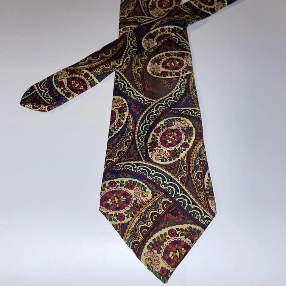 Corbata de seda colorida Hathaway hecha en EE. UU. diseño tipo paisley seda colorida Foto 2 de 4