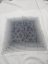 VINTAGE UNBRANDED NAVY/WHITE RAYON/NYLON GEOMETRICAL SQUARE SCARF 27" x 27"