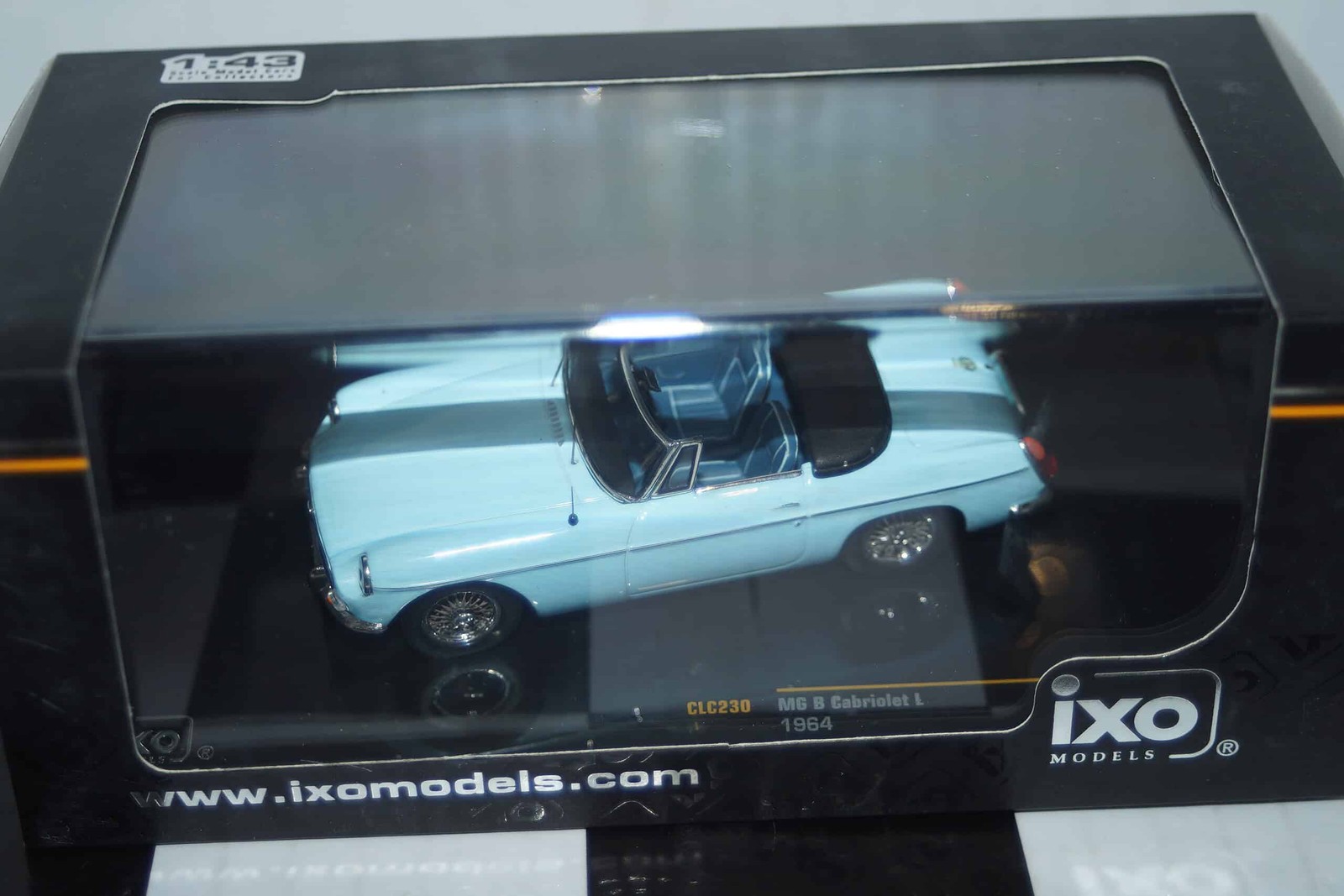 Ixo MG B Cabriolet L 1964 Light Blue Ref CLC230 1:43 diecast