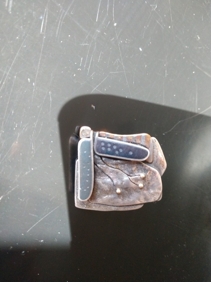 KYLE LEISTER STERLING EBONY 14K GOLD LAPEL PIN BROOCH MODERNIST STUDIO