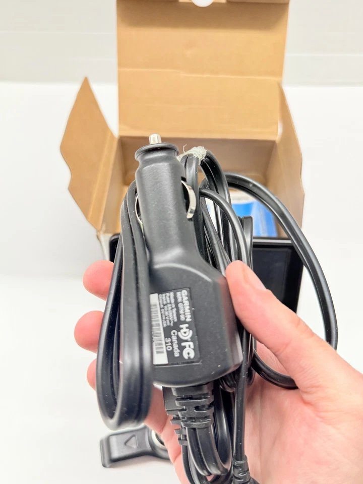 Garmin Nuvi 2595LM Automotive Mountable Bluetooth GPS Bundle Mount and Case - Image 4 of 4