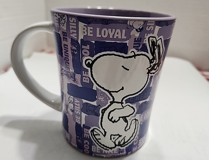 SNOOPY DOG  PURPLE COFFEE MUg Be LOYAL  DishwasheR & Microwave Safe 12 Oz