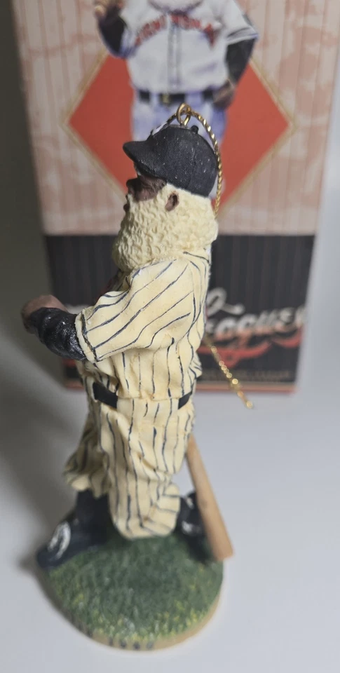Figura de Santa de las Ligas Negras Atlanta galletas negras con caja certificado de autenticidad Flambro Foto 3 de 4