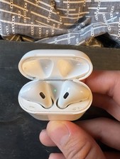 Apple AirPods 1st Generation No charging Left Earbud