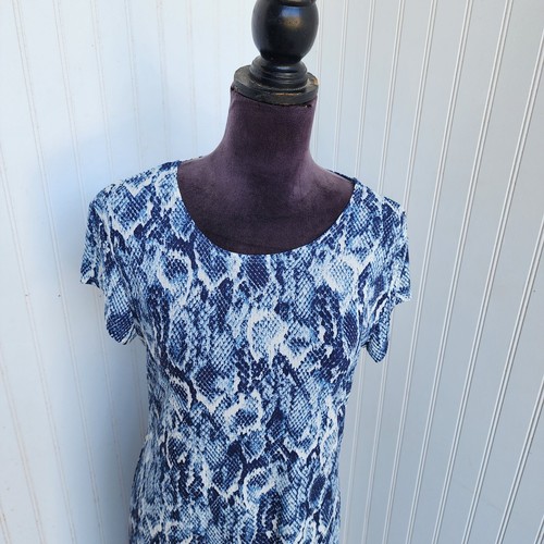Splendido abito nuovo con etichette TIANA B blu bianco pelle di serpente cambio manica corta elasticizzato taglia L - Foto 3 di 15