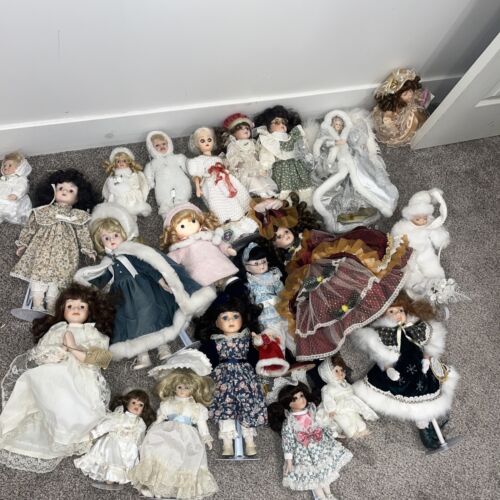 Bunch Of Dolls - Picture 1 of 5
