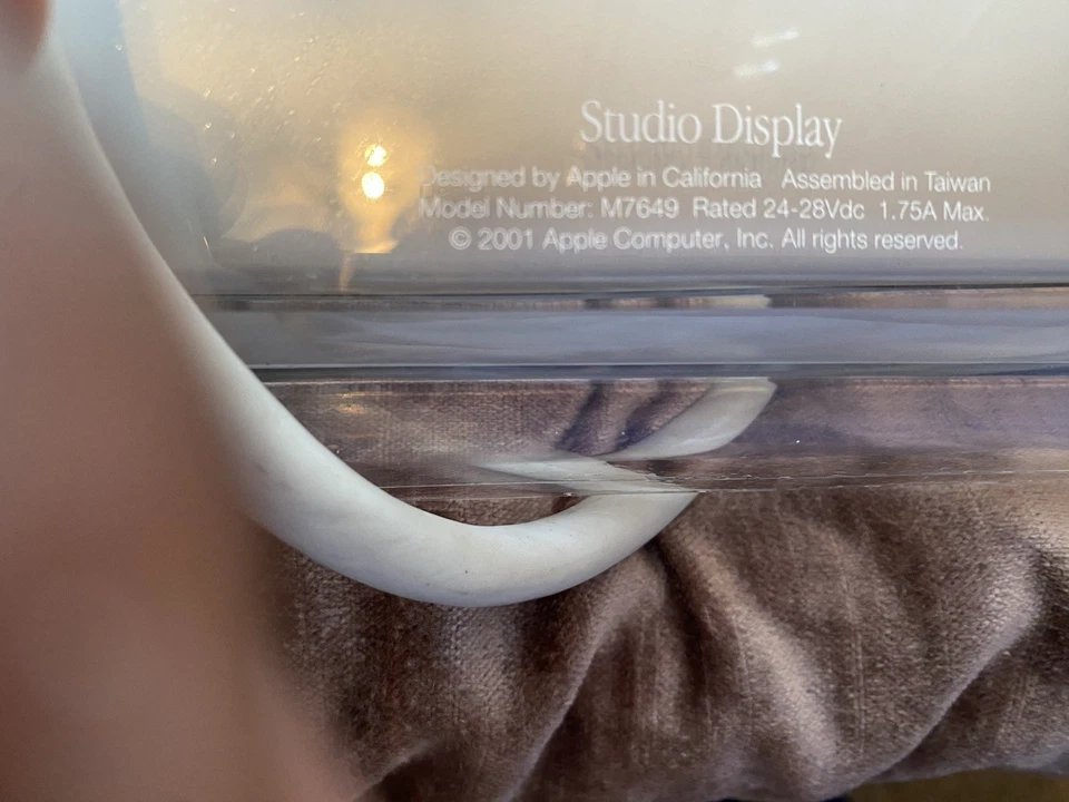 Apple Studio Display LCD Monitor 2001 - Image 3 of 4