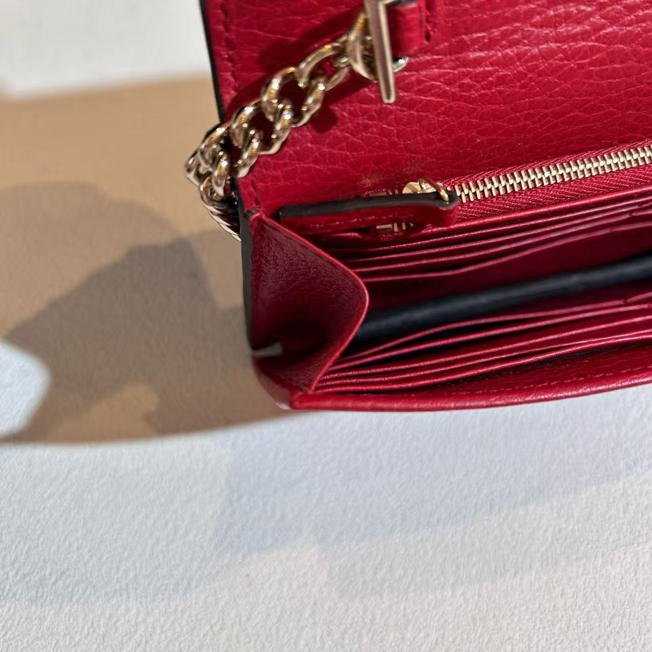 Gucci Interlocking G Red Pebbled Leather Chain Crossbody AUTH — image 11