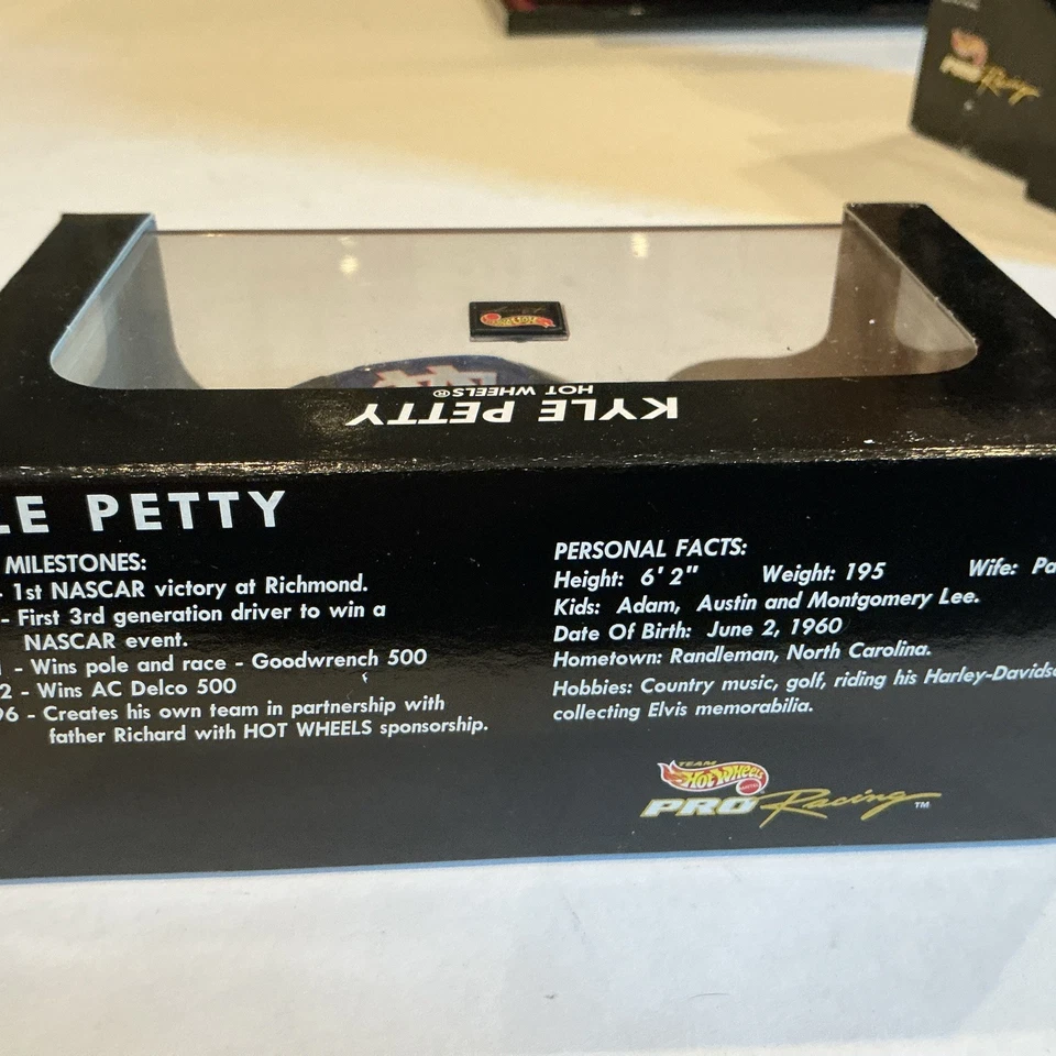 Hot Wheels Pro Racing 1997 1/43 NASCAR #44 Kyle Petty Hot Wheels Pontiac GP Foto 3 de 3
