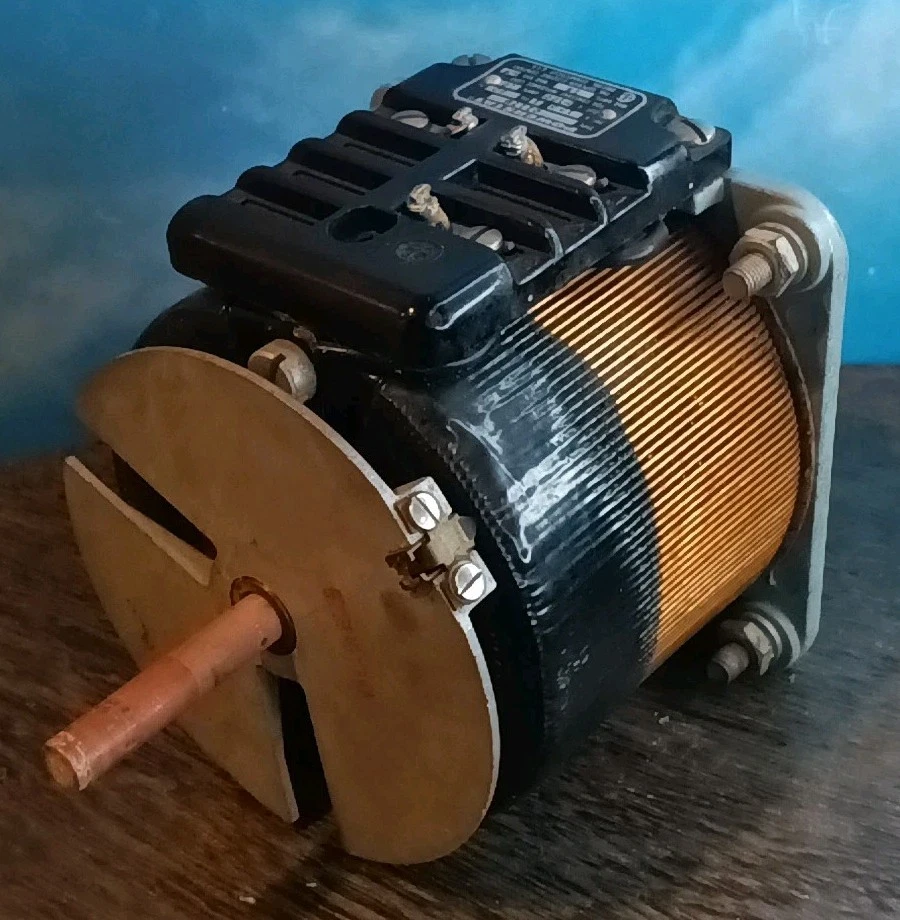 The Superior Electric Co. Q117U POWERSTAT Variable Transformer Variac PRE-OWNED  - Image 2 of 4