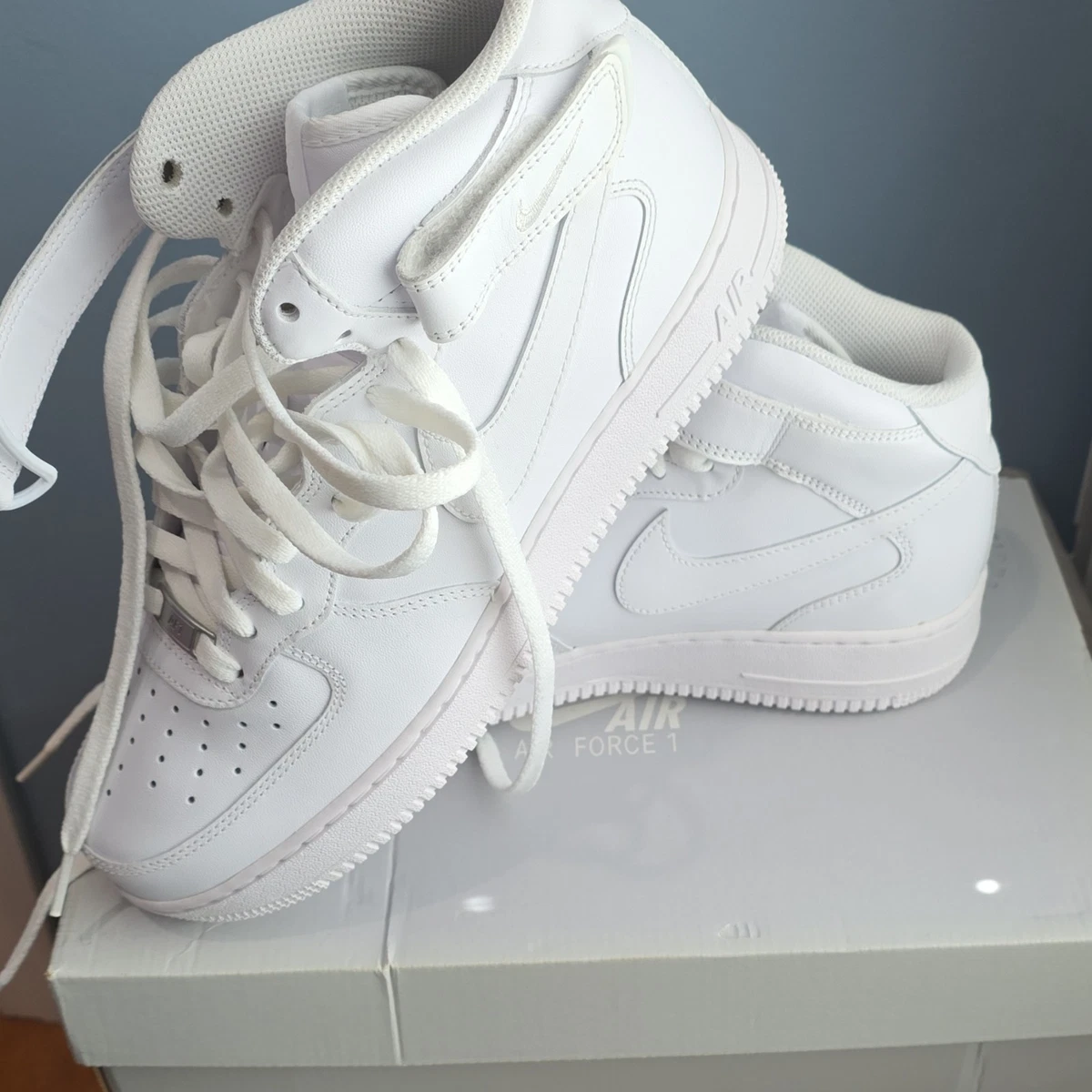 エアフォース・１  mid  07  White  サイズ８    26.5〜27.0 Amazon | [ナイキ] スニーカー Air Force 1 Mid 07 メンズ ホワイト