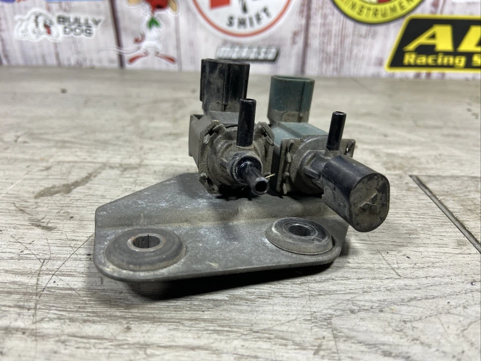 92-98 OEM Suzuki Sidekick Geo Tracker EGR FPR Vacuum Solenoid Purge Valve VSV - Image 3 of 4