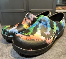 Crocs Neria Pro II Women’s Size 7 Black Tie Dye Slip Resistant Shoe Clog Cushion