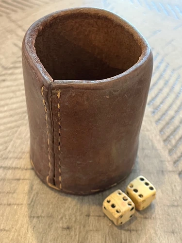 1800s civil war rounded cattle bovine dice & old cup 120123@