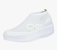 New! Womens Oofos OOmega Chukka White Walking Slip On Recovery Shoes. Size 9 New