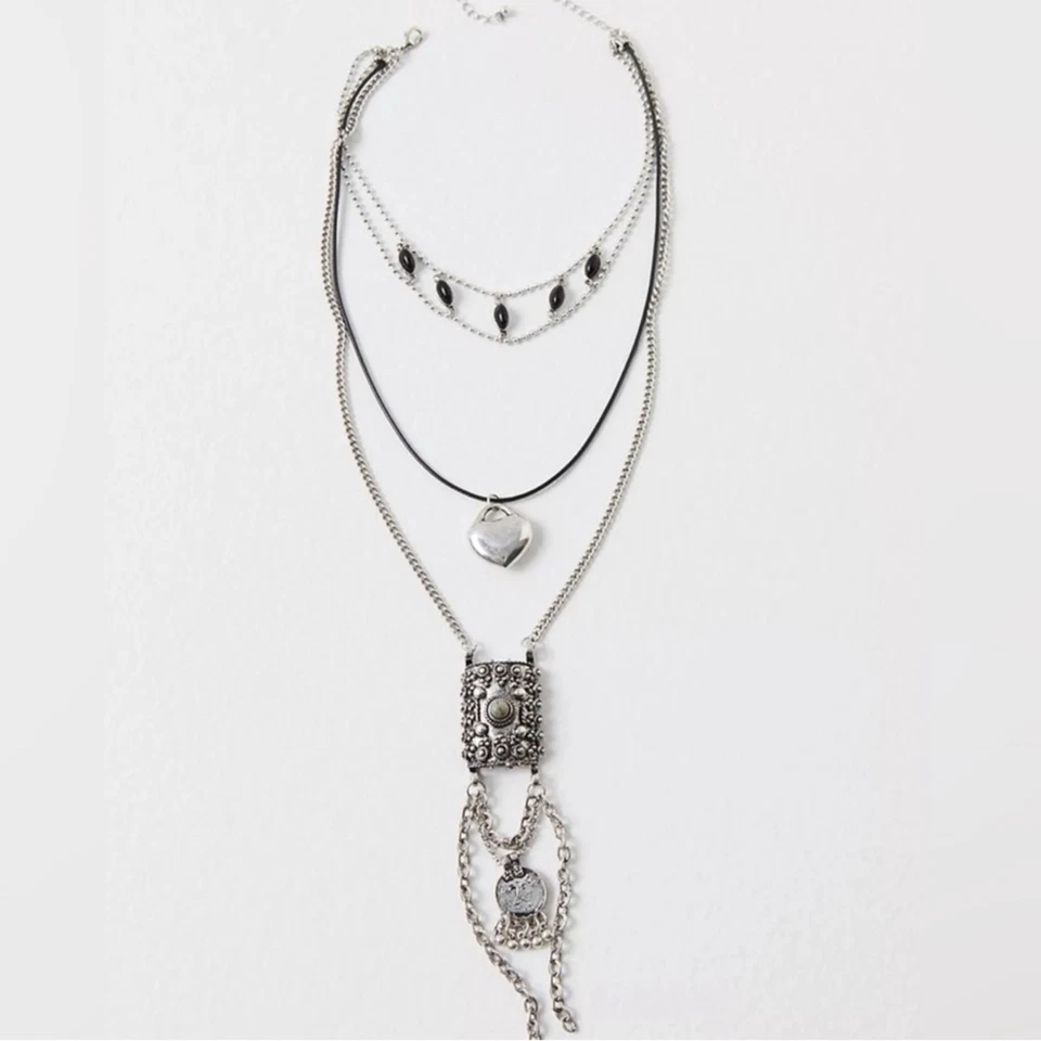Collar en capas Free People For What It's Worth plateado nuevo con etiquetas flecos bohemios boho Foto 4 de 4