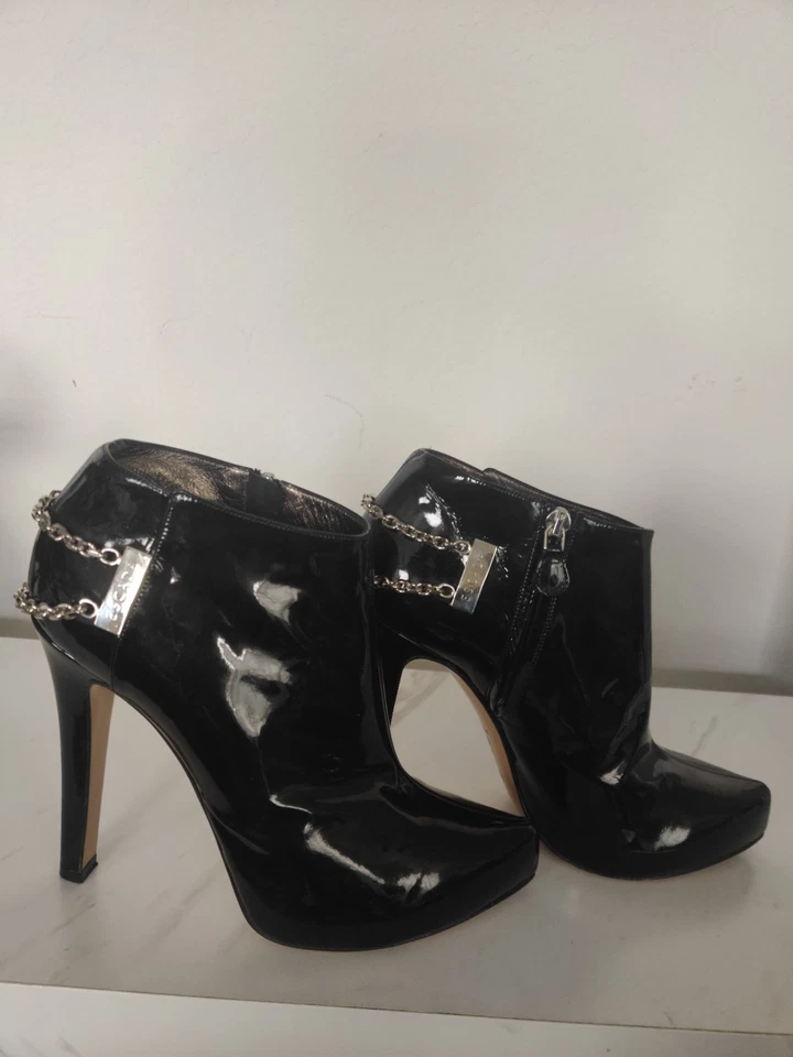 Botín de aguja Escada de charol negro Foto 4 de 4