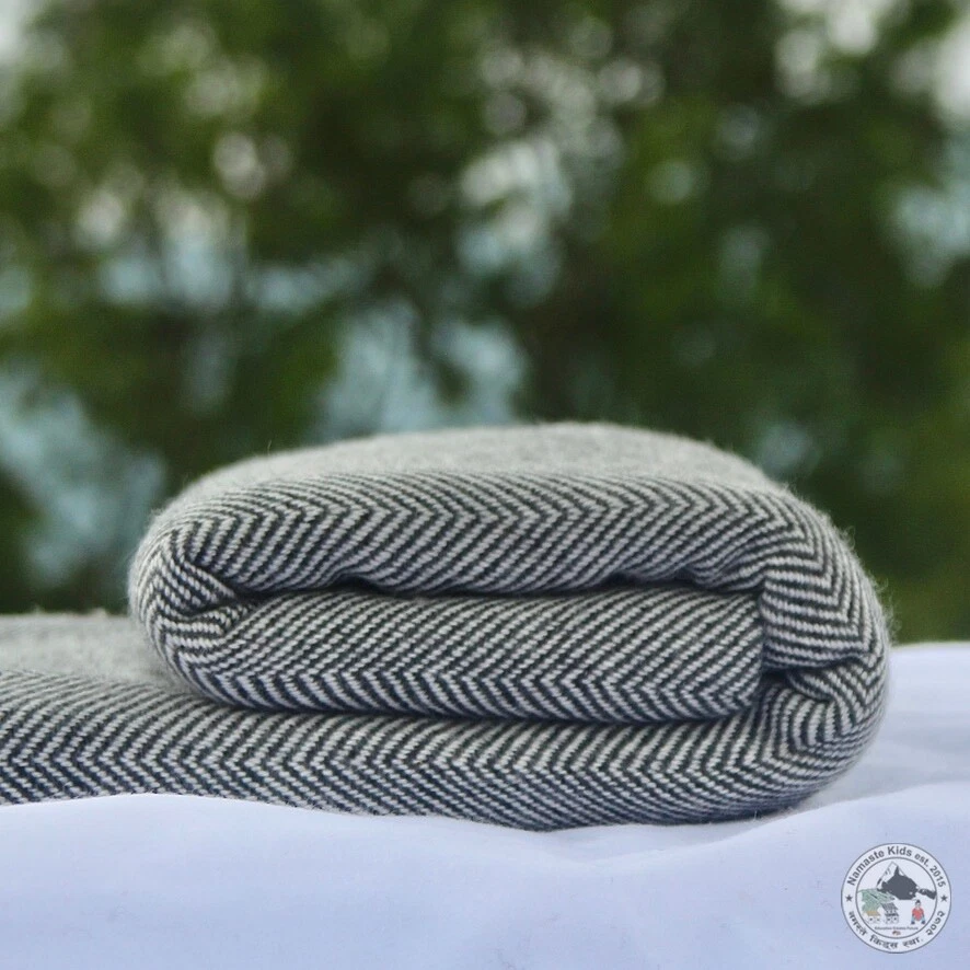 Cashmere Blanket " Sutra (सूत्र)" Handmade From Nepal, Bedspread, Blanket - Image 3 of 4