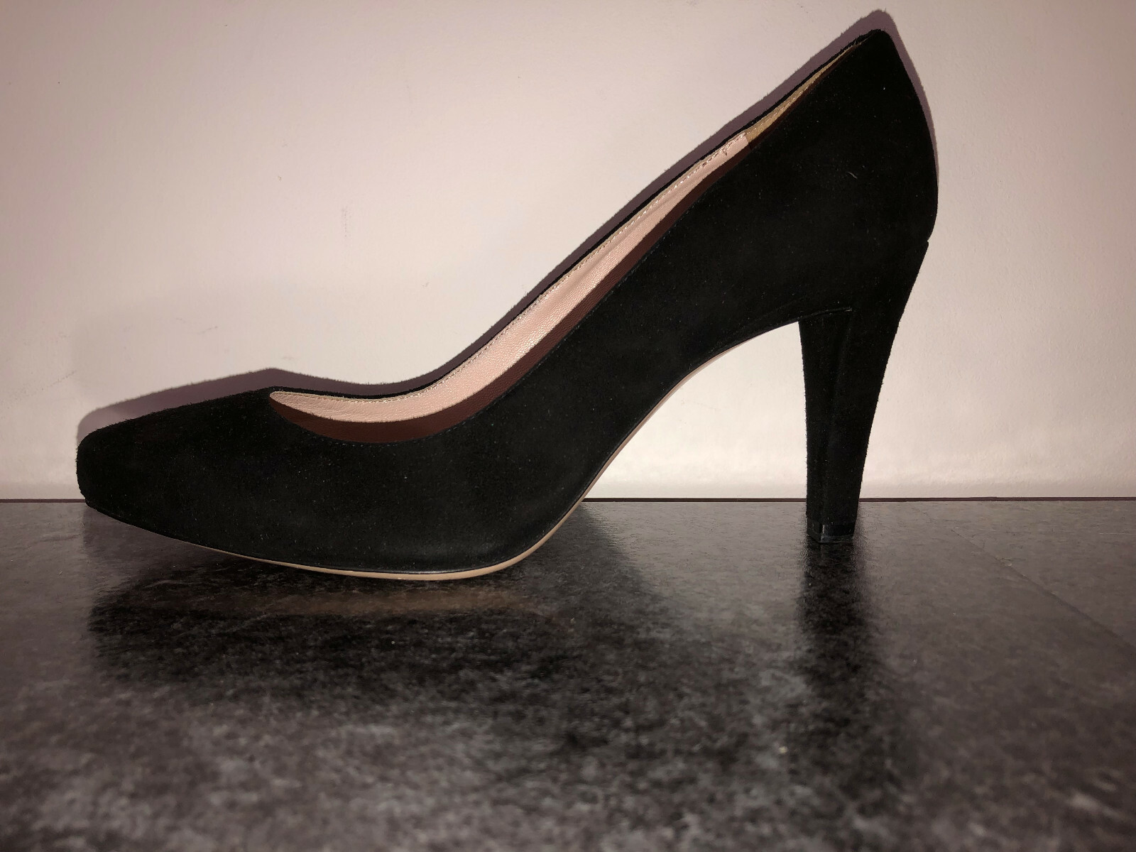 NEUF ! Neuf dans sa boîte ! Bottines KELSI DAGGER en daim perforé noir