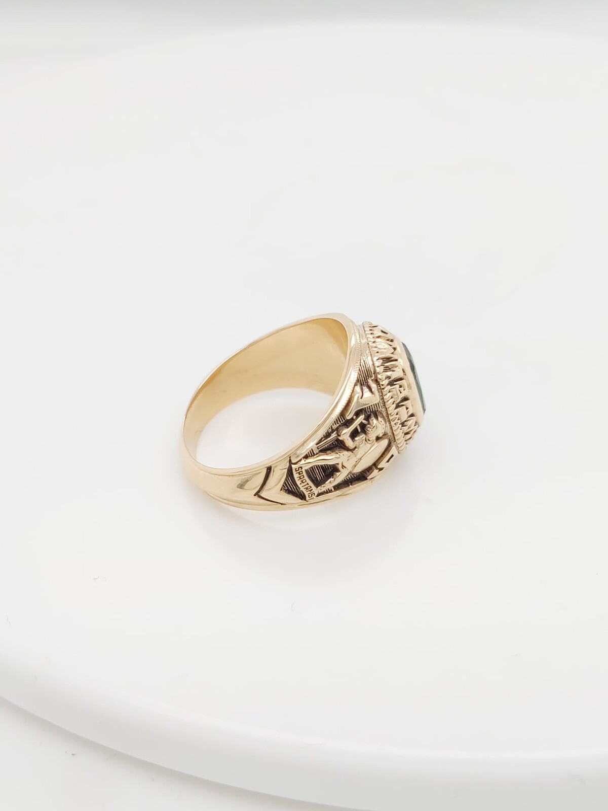 10k Yellow Gold Elmont Memorial High School 1981 Ring With Emerald