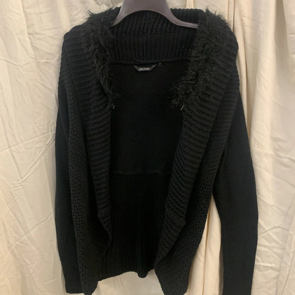 Vintage Daisy Fuentes Jacket/cardigan ￼ - Image 4 of 4