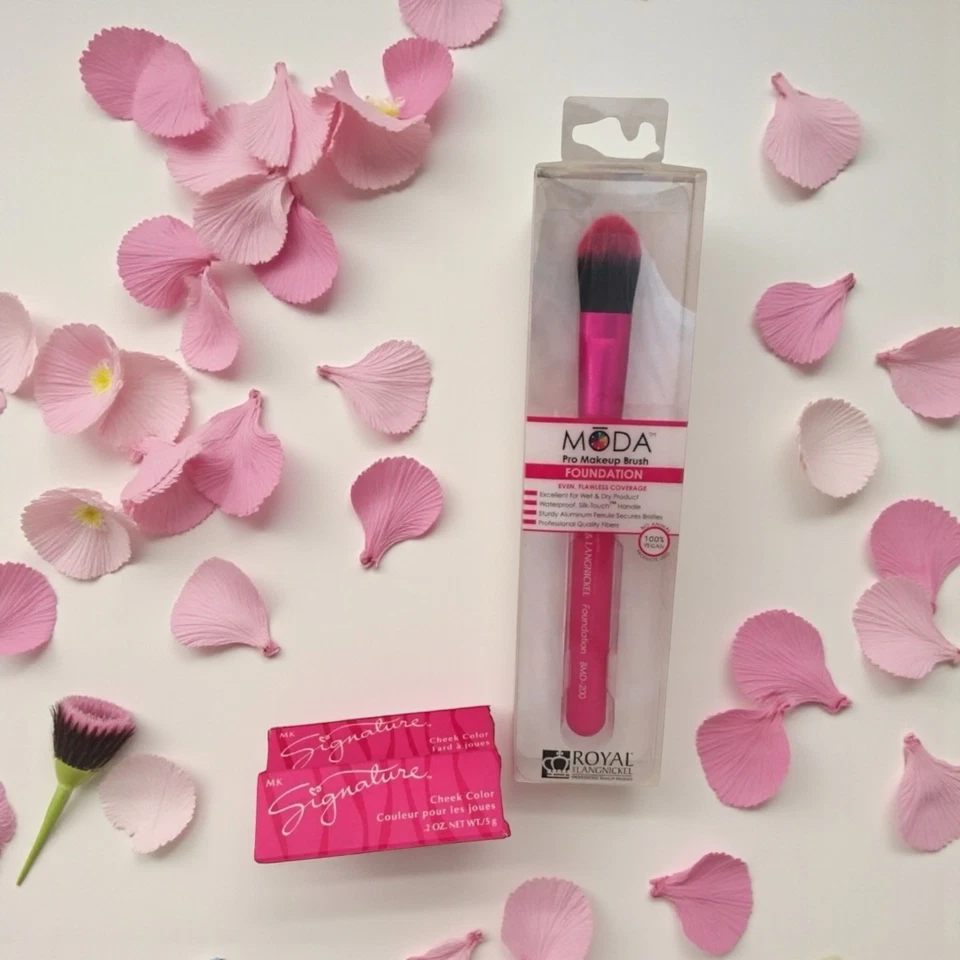 (2) Mary Kay Signature Cheek Color Duet #6062 MOCHA BLUSH 0.2oz and Makeup Brush - Image 3 of 4