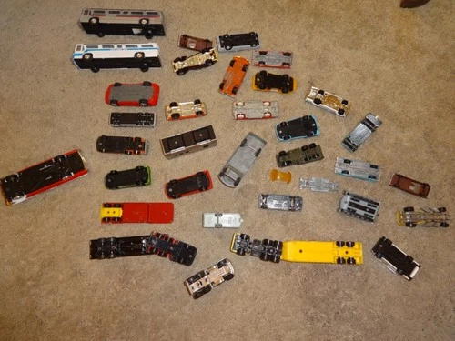 LARGE VINTAGE ORIGINAL LOT DIECAST TRUCKS CARS. HOT WHEELS MATCHBOX PLUS