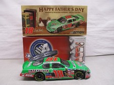 2004 Action Bobby Labonte 18 Interstate Batteries/Father's Day 1/24