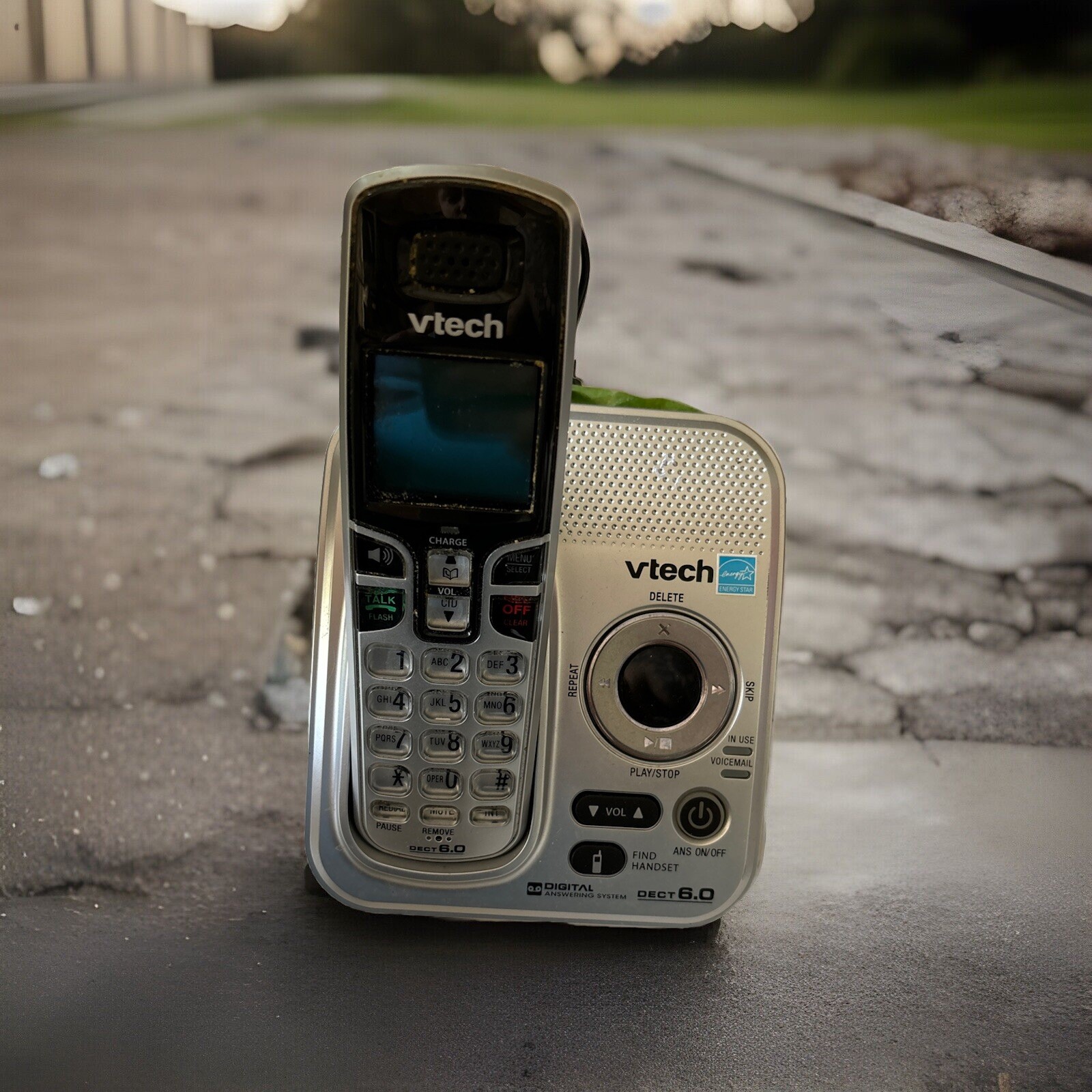 VTech CS6229- Cordless Phone Digital Answering Machine - 00759