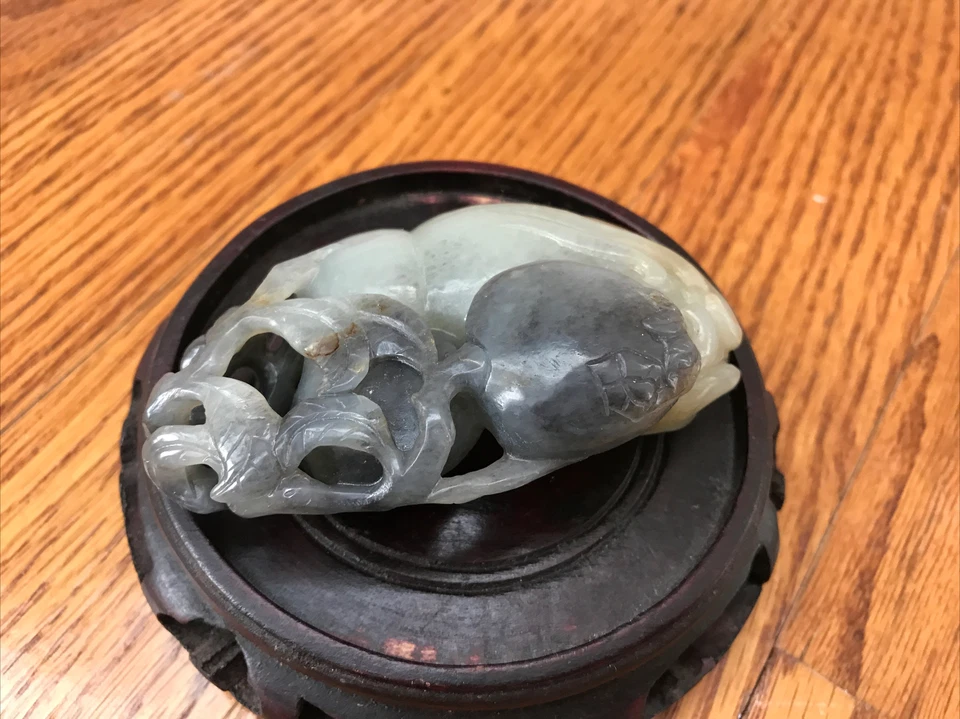 Antigua lavadora tallada en jade hetiano blanca y negra 82,5 g Qing 籽料和田玉 Foto 2 de 4