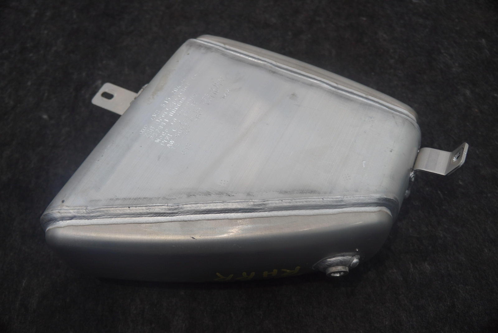 Right Air Suspension Accumulator Tank Reservoir 4M0616204G Lamborghini Urus 2019