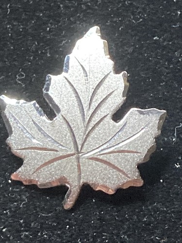 Vintage 925 Sterling Silver Bond Boyd Signed Maple Leaf