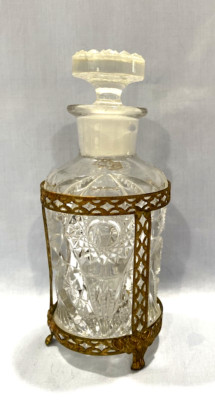 Vintage GLASS/CRYSTAL PERFUME BOTTLE in Gold Tone Metal stand/Holder  7''  Unique