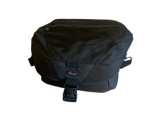 Lowepro Sac D'Appareil Photo Stealth Reporter D550 AW Noir D'Épaule 40x25x15cm