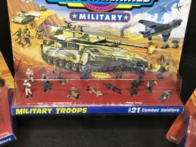 Lot of (3) Micro Machines Military Troops #21 Combat Soldiers [Galoob 1995]