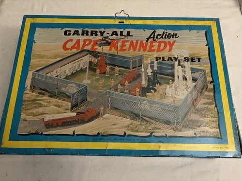 Marx Play Set 1968 Cape Kennedy Carry-All Action PLAYSET Tin ( INCOMPLETE)