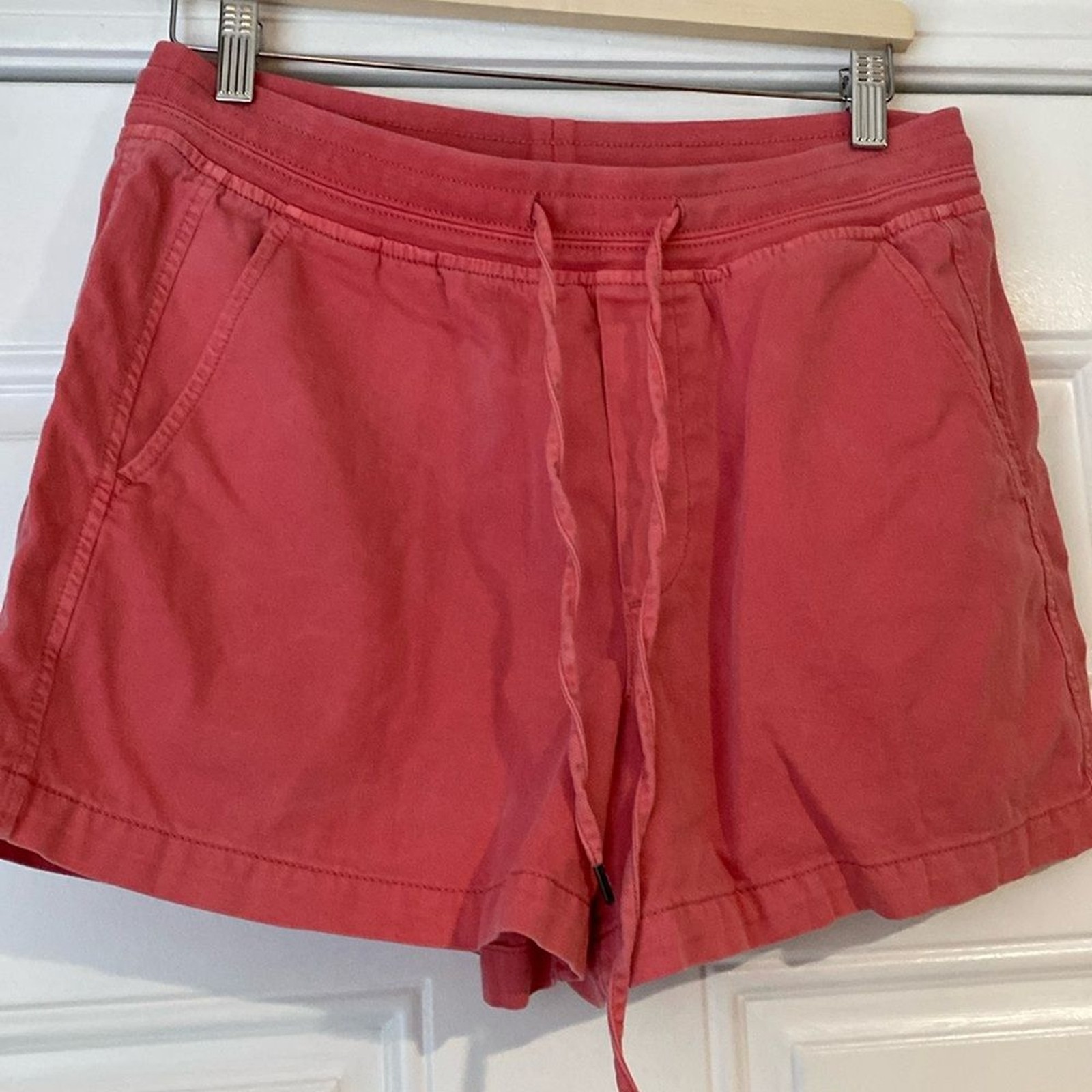 Gap Corla Pull On Drawstring Shorts Size Medium - image 1