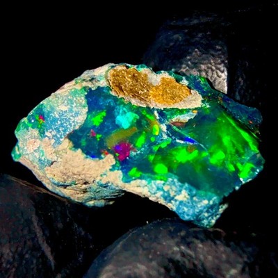Natural Fire Opal Edelstein, Äthiopischer Opal Roh, Schwarzer Opal 9 Ct 20x13 mm
