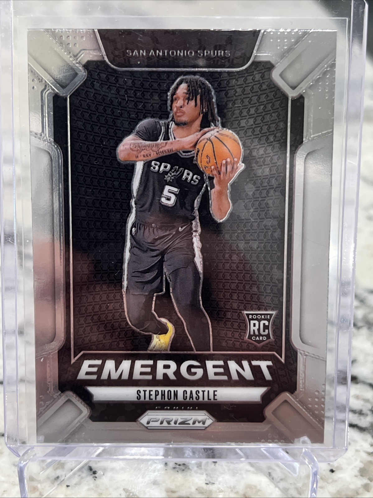 2024-25 Panini Prizm - Emergent Stephon Castle #29 (RC)