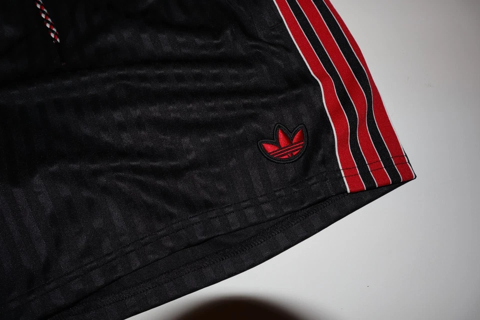 Pantalones Cortos Adidas Originales Manchester United Fútbol Icono JF0356 Negros Para Hombre Talla M” Foto 2 de 4