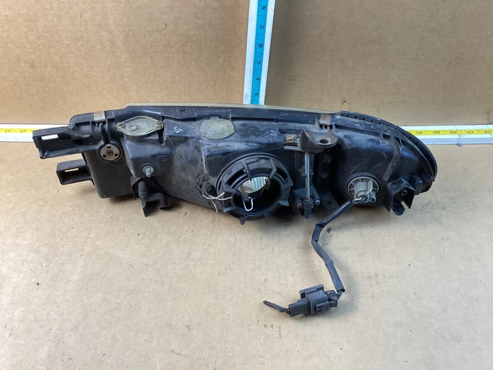 Conjunto de faros delanteros derecho pasajero Nissan Altima 1993-1997 Foto 3 de 4