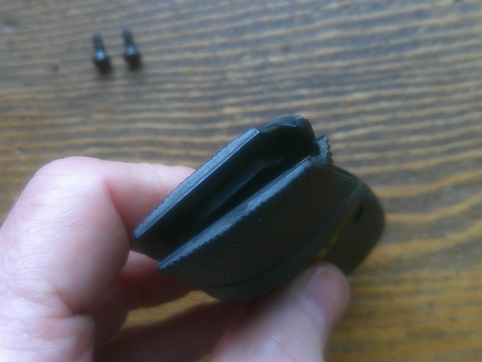 Pachmayr Rubber Signature Grips - Browning Hi-Power w/ Screws