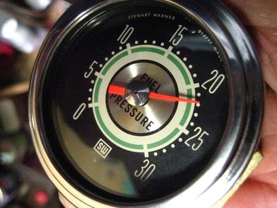Minty Vintage N RARE Stewart Warner Green Line 2 1/16'' 30# Fuel Pressure Gauge